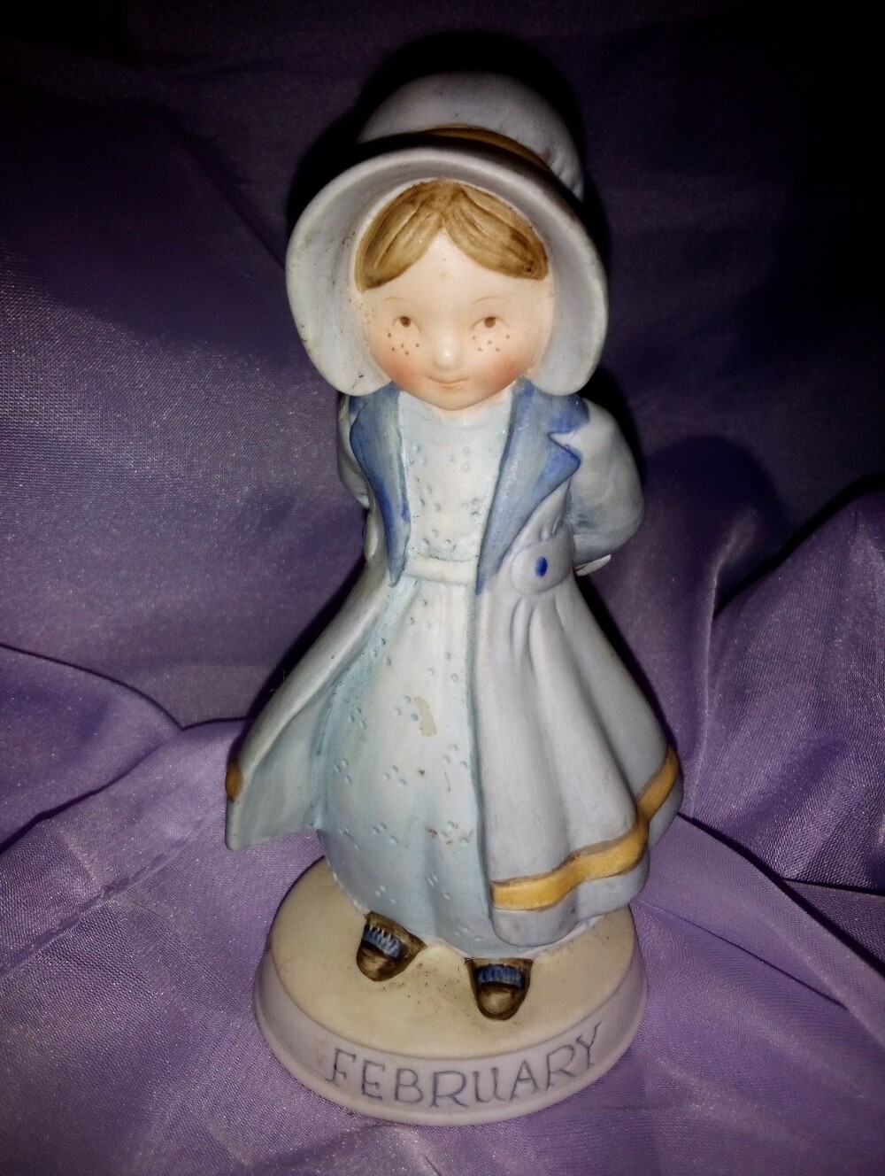 Hollie Hobbie Months Of Joy Collection Figurine February